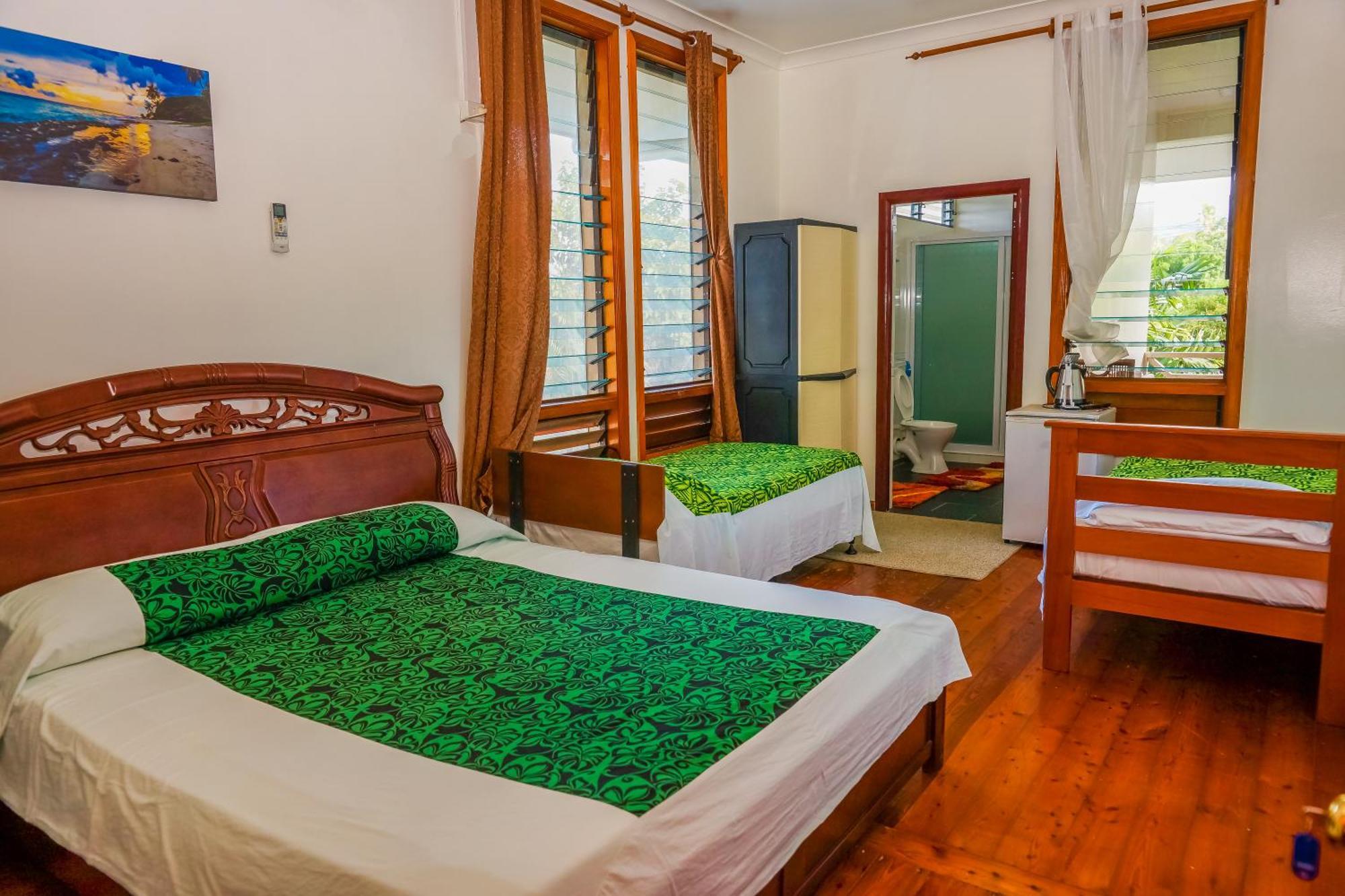 Lynn'S Getaway Hotel Апиа Экстерьер фото